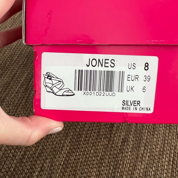 Dream Pairs silver wedge NEW - Picture 5 of 5